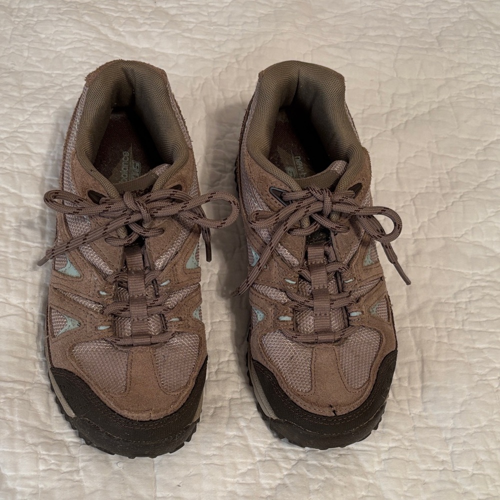 Sketcher 606 hiking sneaker